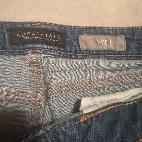 Aeropostale Shorts Womens 8 Midi Distressed Cuffed Midi stretch Denim - Picture 4 of 8